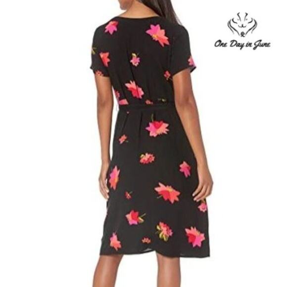 Amazon Essentials Short-Sleeve Midi Button Front Tie Dress Size M - Picture 2 of 2